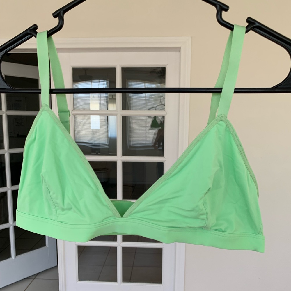 New Parade bralette in pistachio green size M
